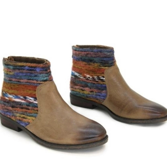 OTBT Womens Tilton Aztec Multi Rainbow Braided Ankle Leather Booties shoes sz 6M - Picture 1 of 12